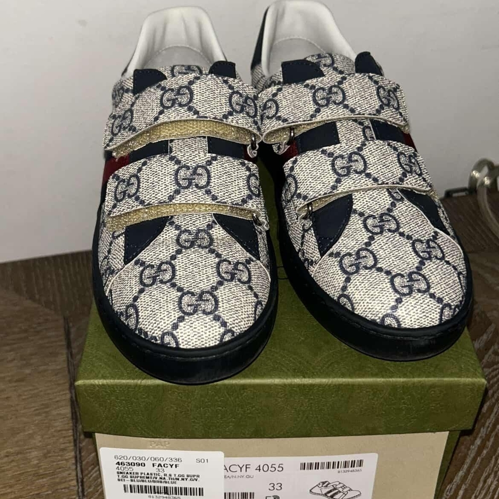 Gucci Kids Sneakers in Black and White with Red Accents